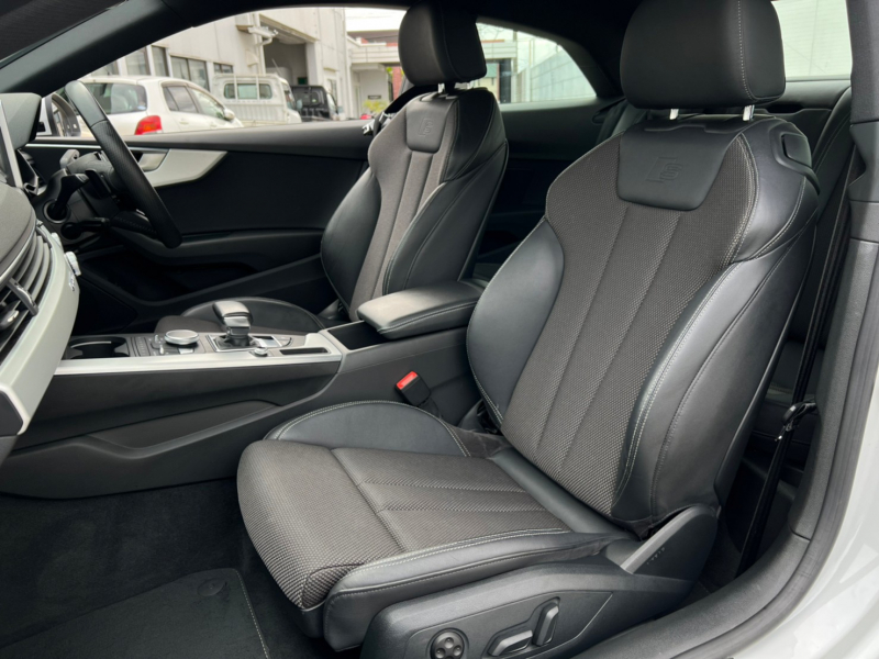 アウディ A5 中古車