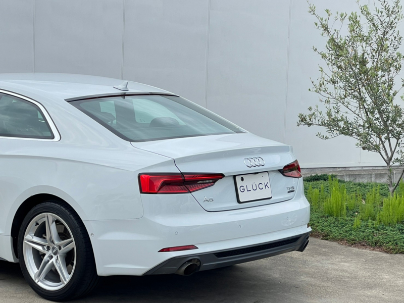 アウディ A5 中古車