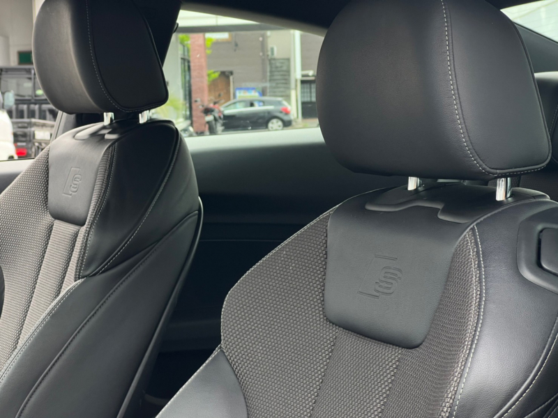 アウディ A5 中古車