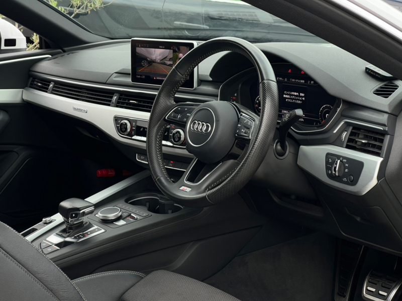 アウディ A5 中古車
