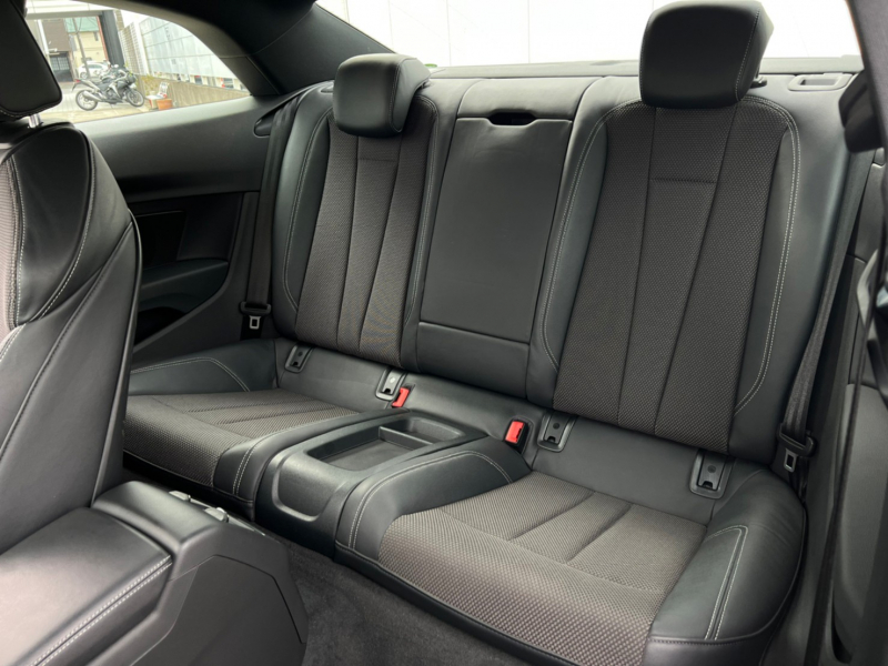 アウディ A5 中古車