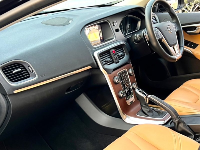 ボルボ V40 中古車