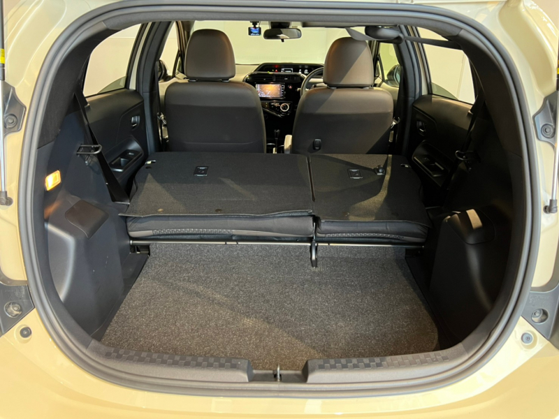 トヨタ アクア 中古車