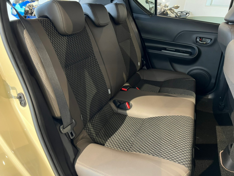 トヨタ アクア 中古車