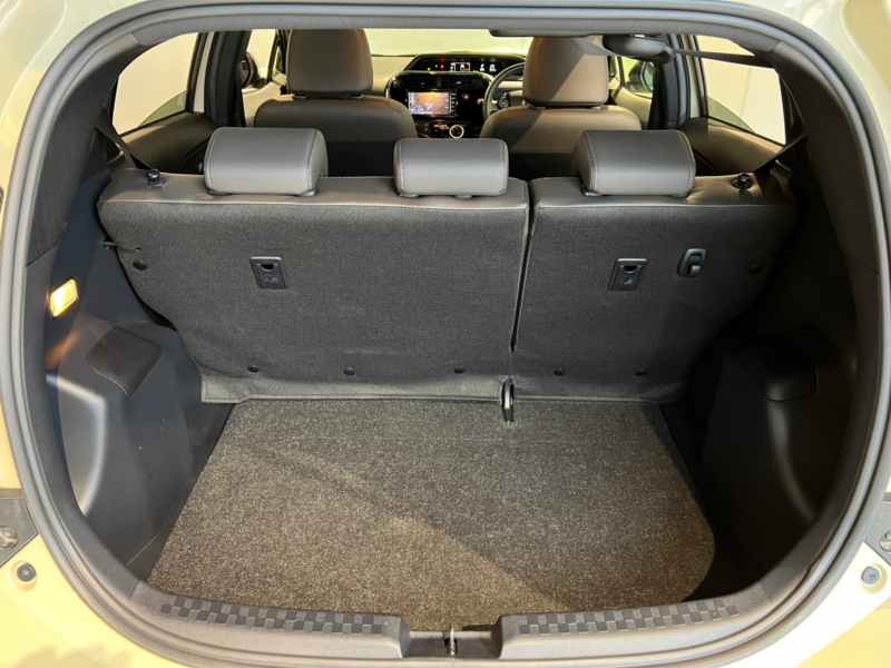 トヨタ アクア 中古車