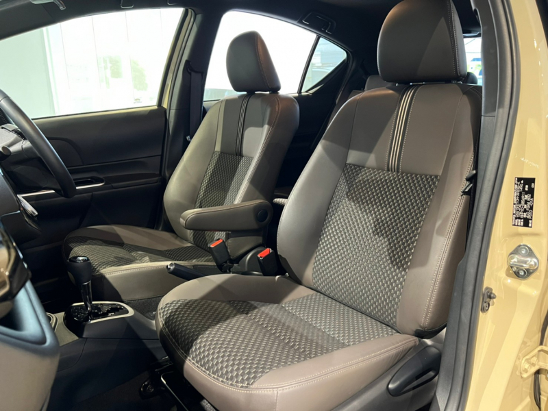 トヨタ アクア 中古車