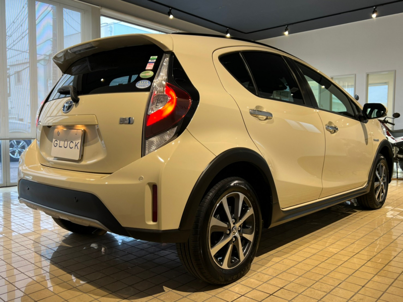 トヨタ アクア 中古車