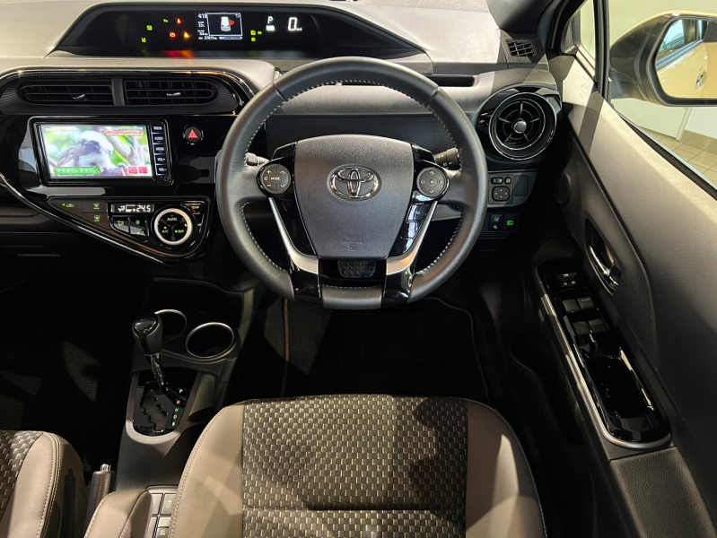 トヨタ アクア 中古車