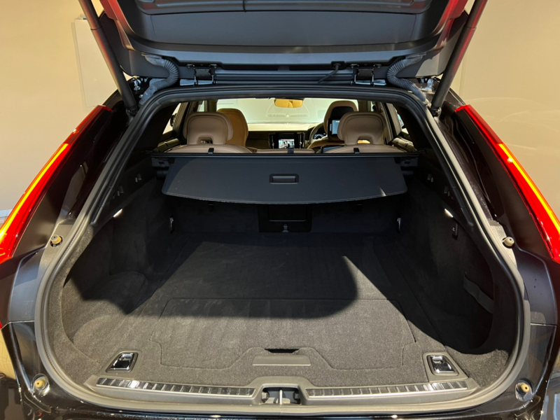 ボルボ V90 中古車