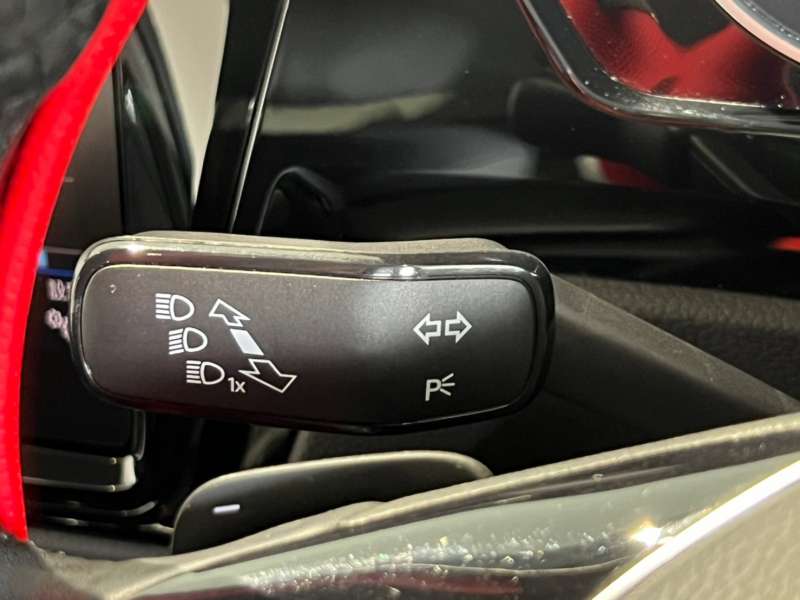 フォルクスワーゲン ゴルフトゥーラン 中古車