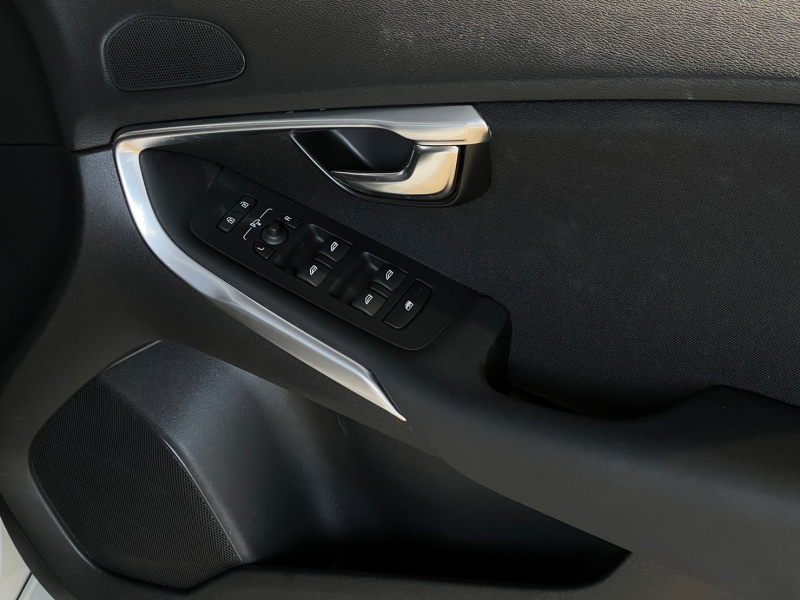 ボルボ V40 中古車