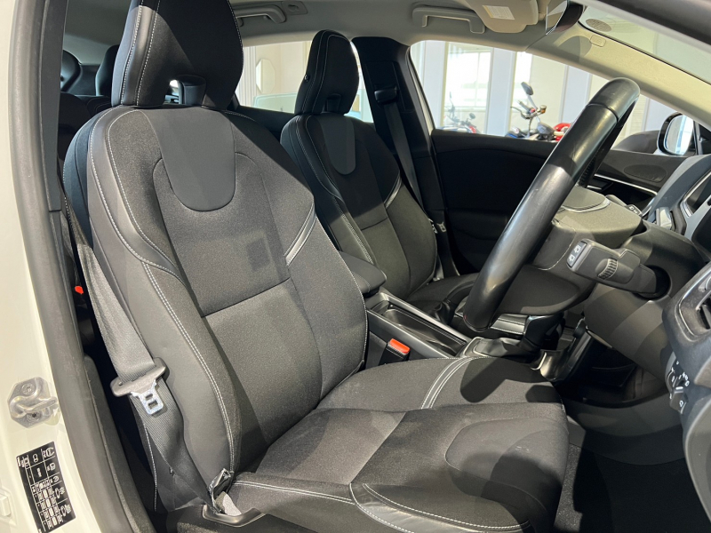 ボルボ V40 中古車