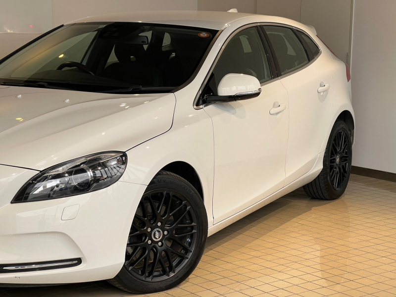 ボルボ V40 中古車