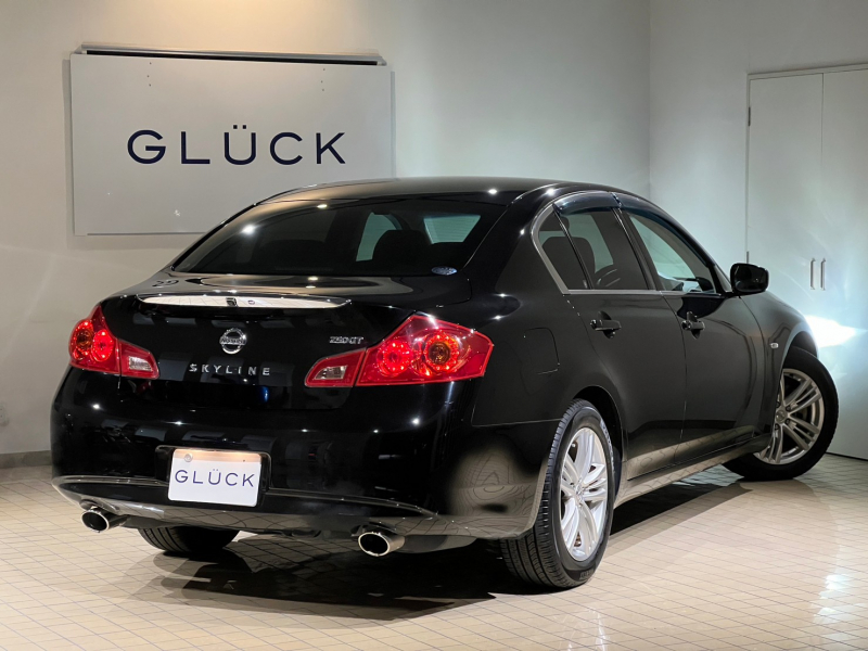 日産 スカイライン 中古車