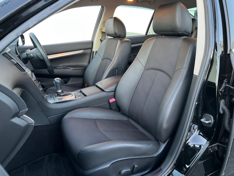 日産 スカイライン 中古車