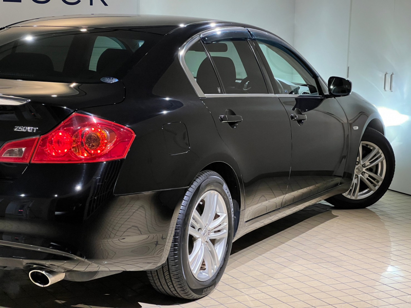 日産 スカイライン 中古車