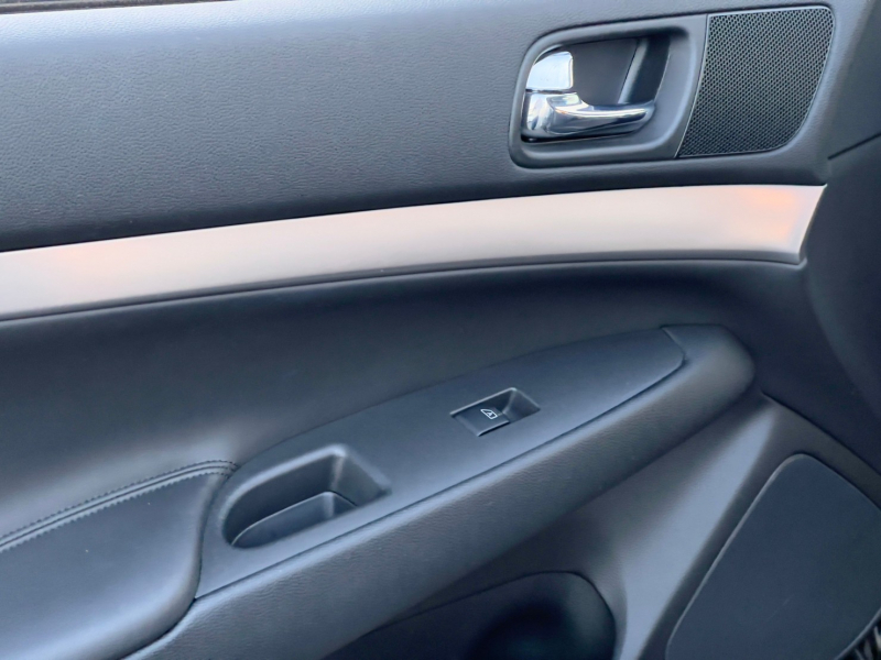 日産 スカイライン 中古車