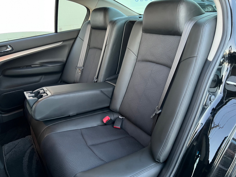 日産 スカイライン 中古車