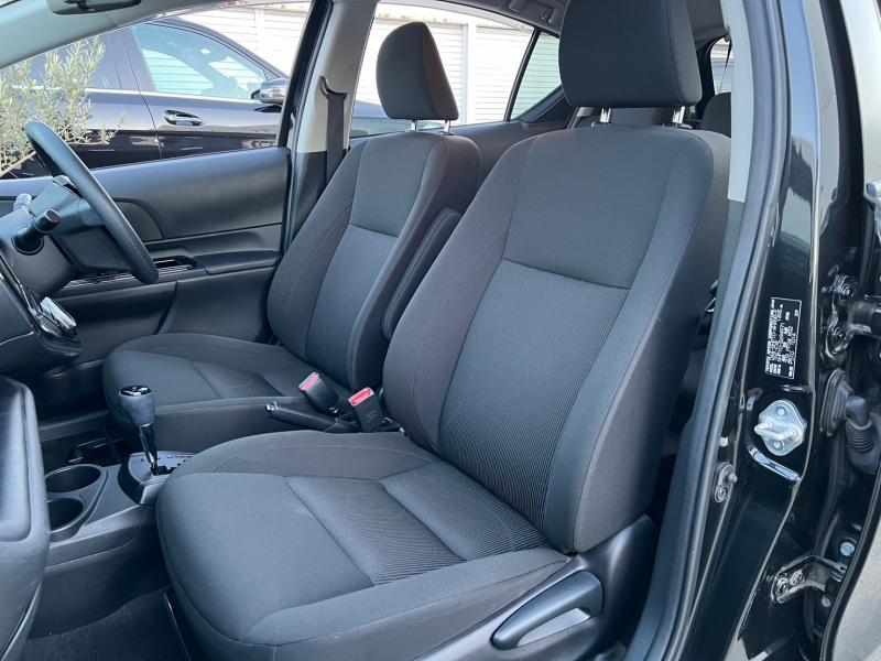 トヨタ アクア 中古車