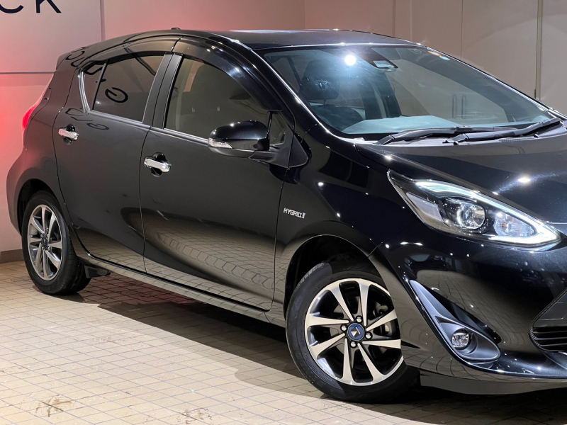 トヨタ アクア 中古車