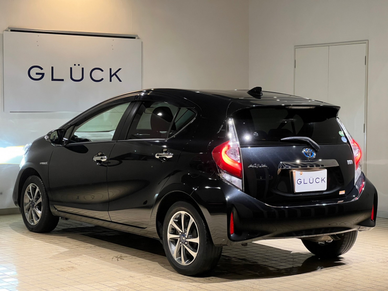 トヨタ アクア 中古車