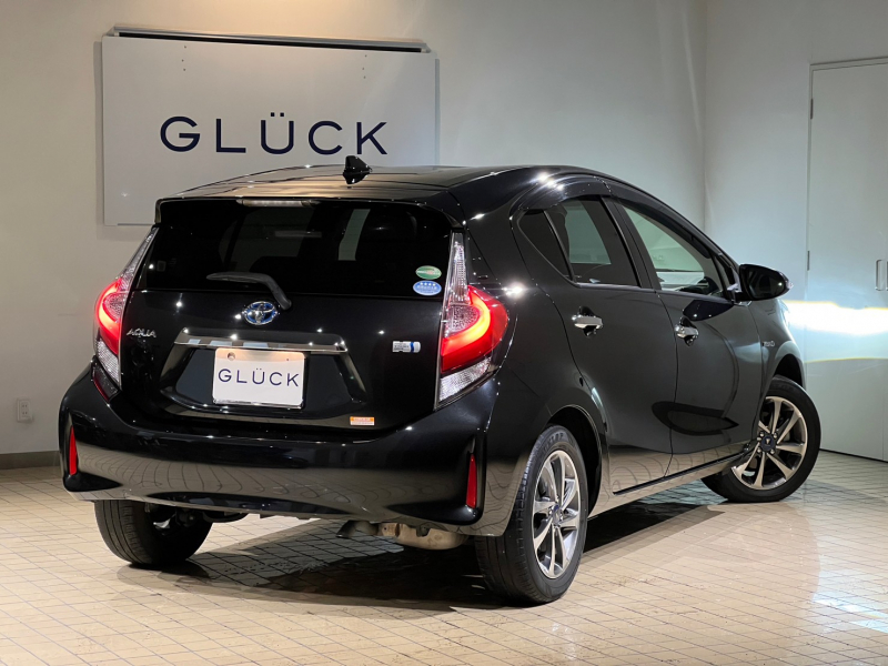 トヨタ アクア 中古車