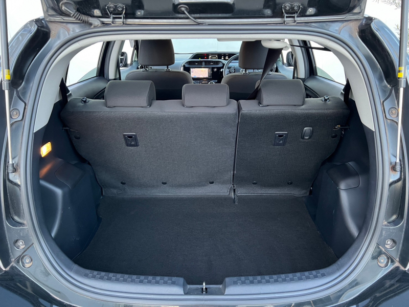 トヨタ アクア 中古車