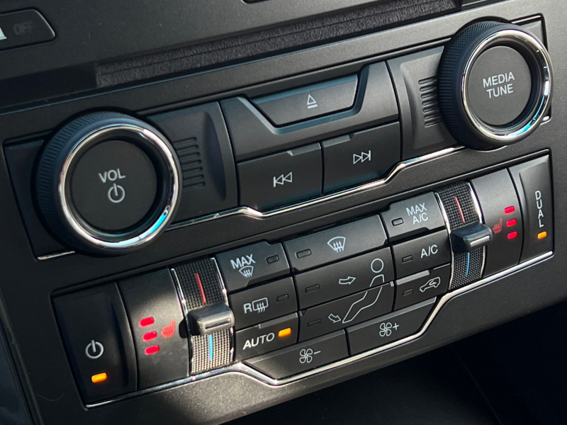 フォード エクスプローラー 中古車