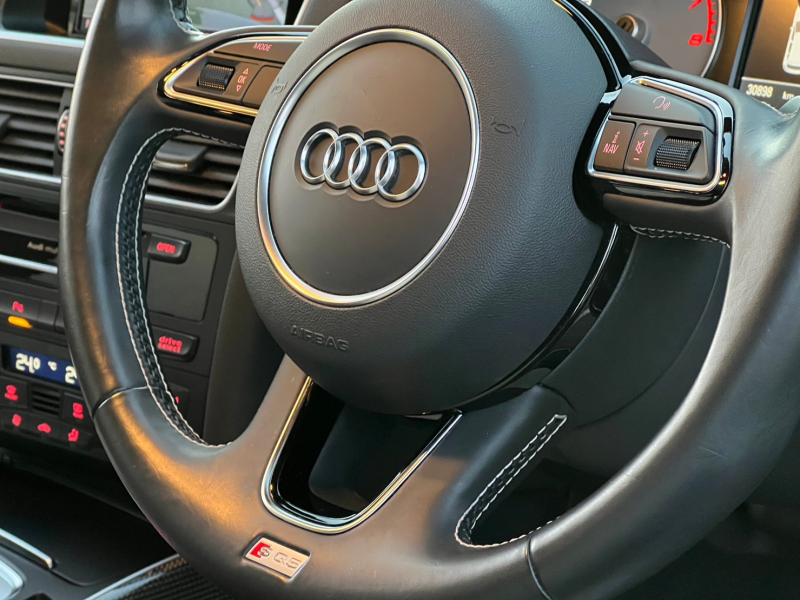 アウディ SQ5 中古車