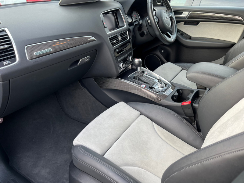 アウディ SQ5 中古車