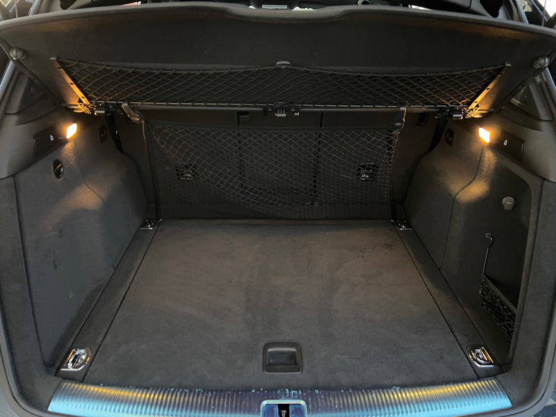 アウディ SQ5 中古車