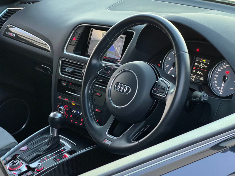 アウディ SQ5 中古車