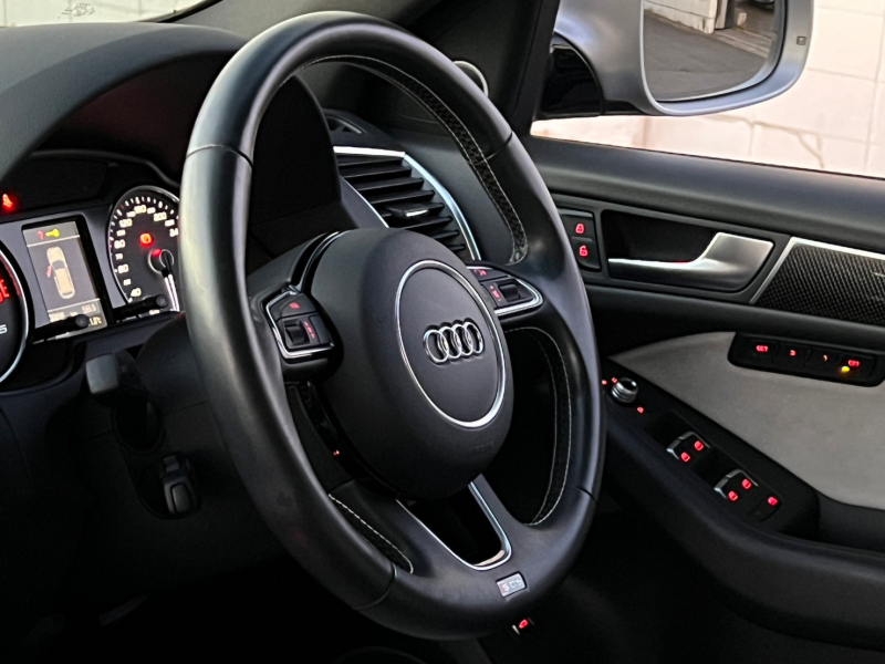 アウディ SQ5 中古車