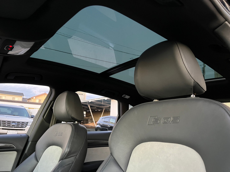 アウディ SQ5 中古車