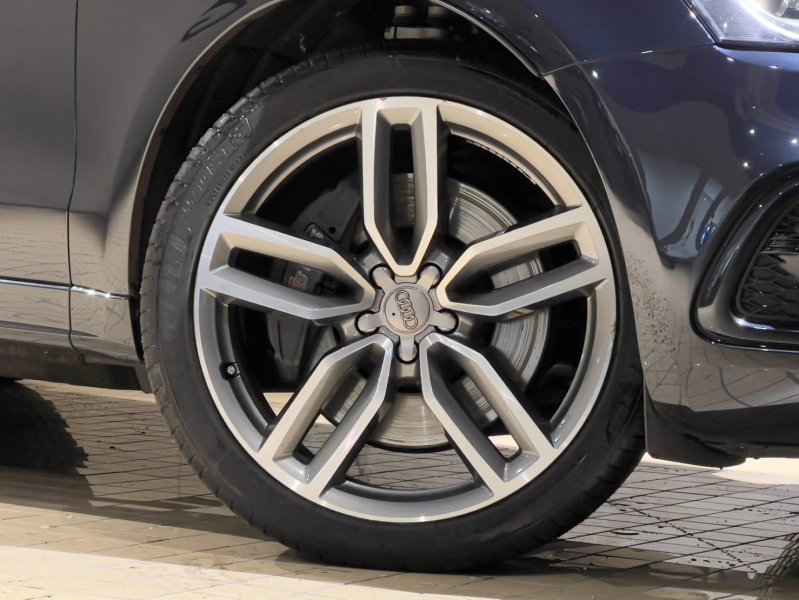 アウディ SQ5 中古車