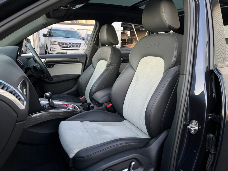 アウディ SQ5 中古車