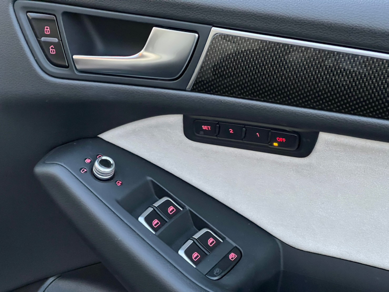 アウディ SQ5 中古車