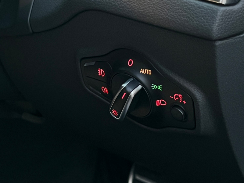 アウディ SQ5 中古車