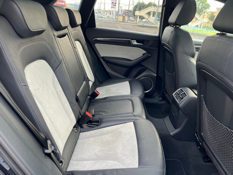 アウディ SQ5 中古車