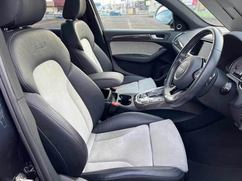 アウディ SQ5 中古車