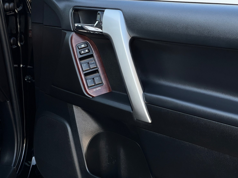 トヨタ ランドクルーザープラド 中古車