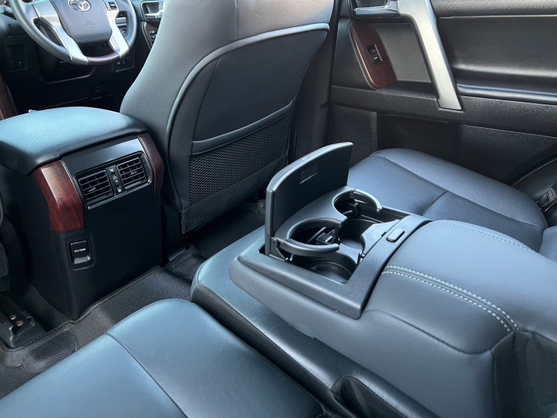 トヨタ ランドクルーザープラド 中古車