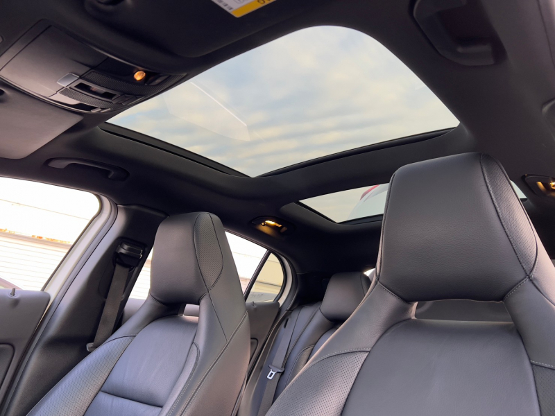 メルセデスベンツ GLA 中古車