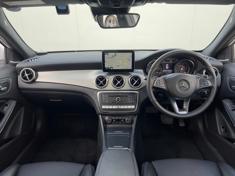メルセデスベンツ GLA 中古車