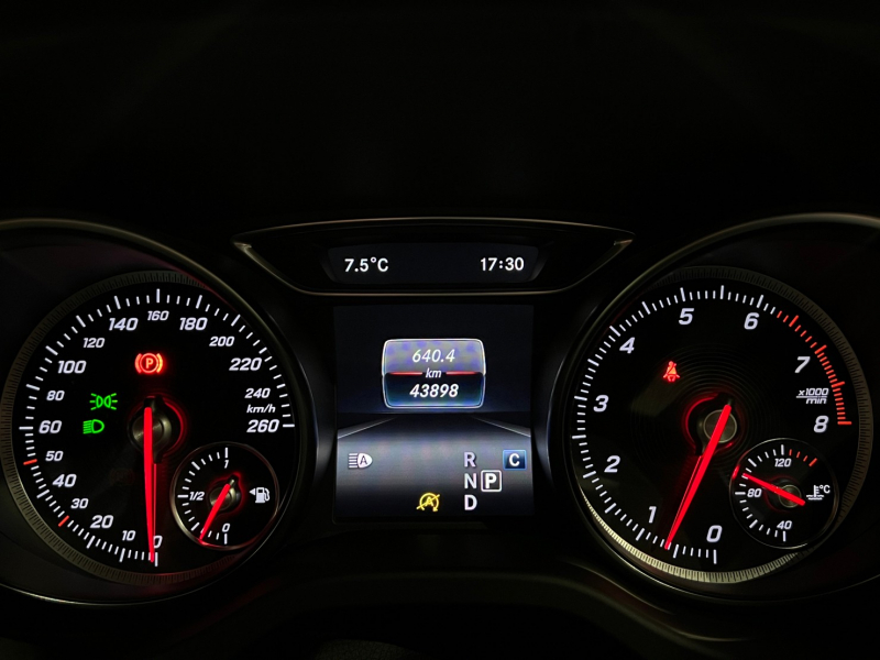 メルセデスベンツ GLA 中古車