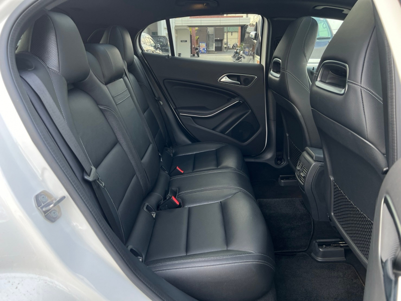 メルセデスベンツ GLA 中古車