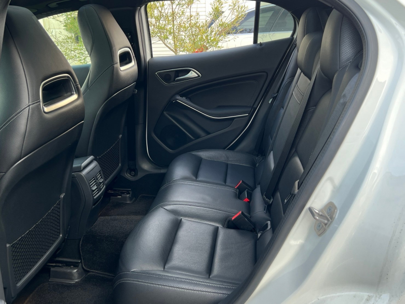 メルセデスベンツ GLA 中古車