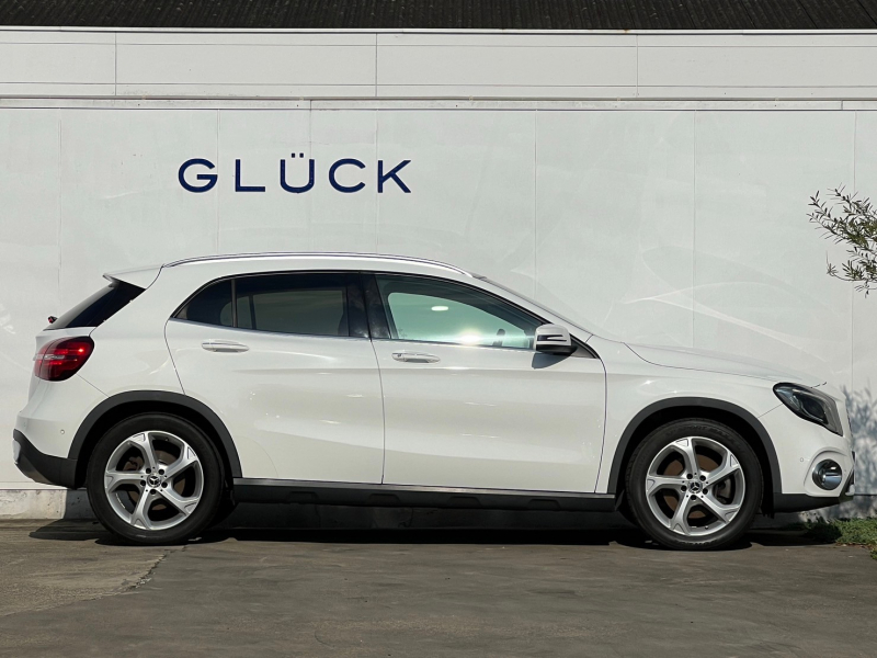 メルセデスベンツ GLA 中古車