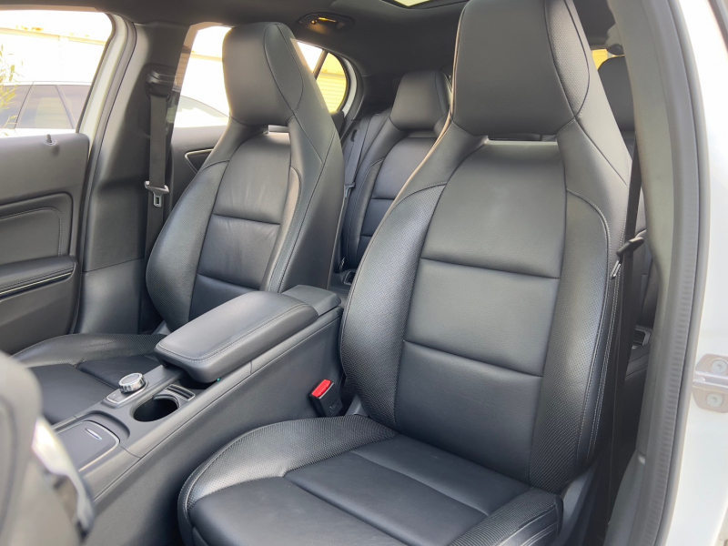 メルセデスベンツ GLA 中古車