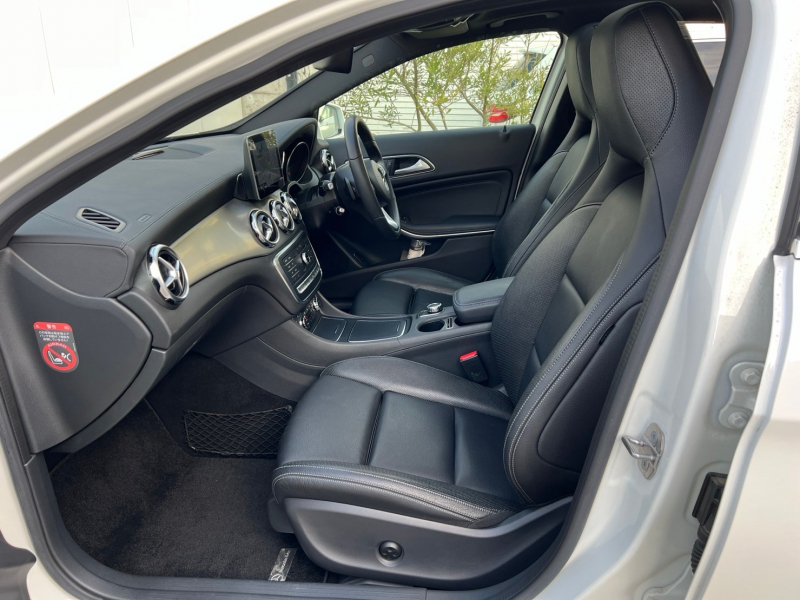 メルセデスベンツ GLA 中古車